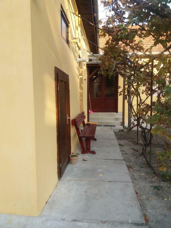 Hársfák Vila Mezokovacshaza Exterior foto