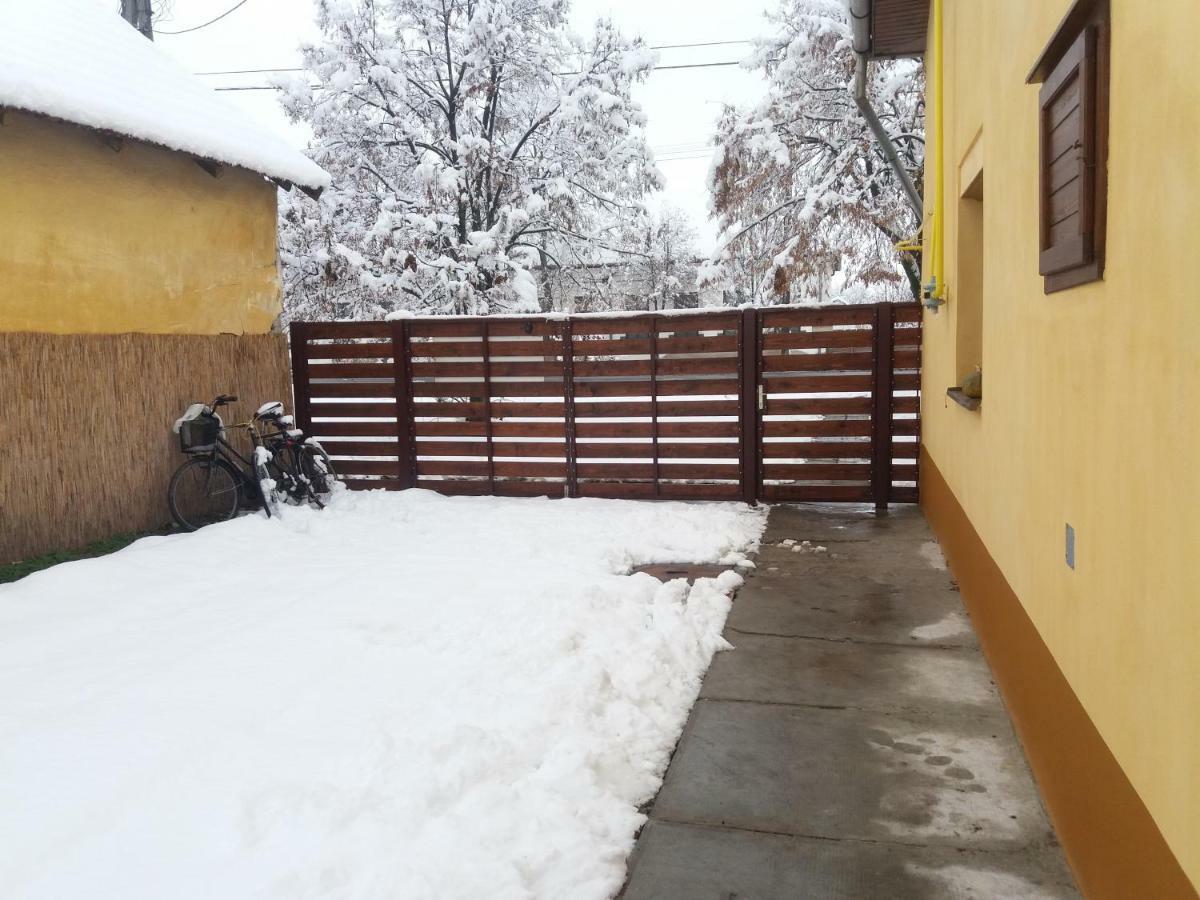 Hársfák Vila Mezokovacshaza Exterior foto
